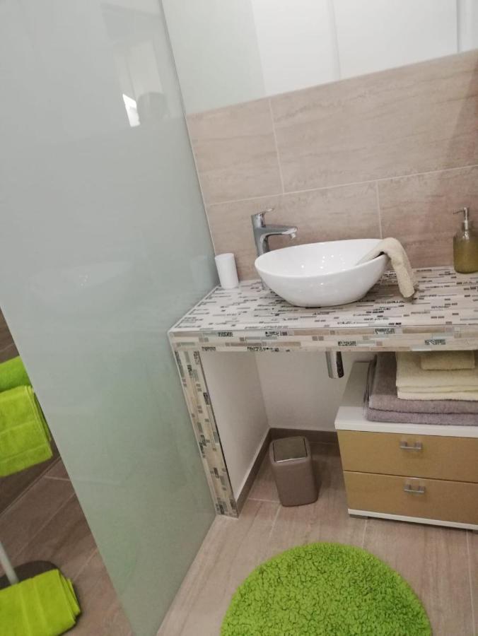 Apartmani Deluxe Jasenice  Eksteriør billede