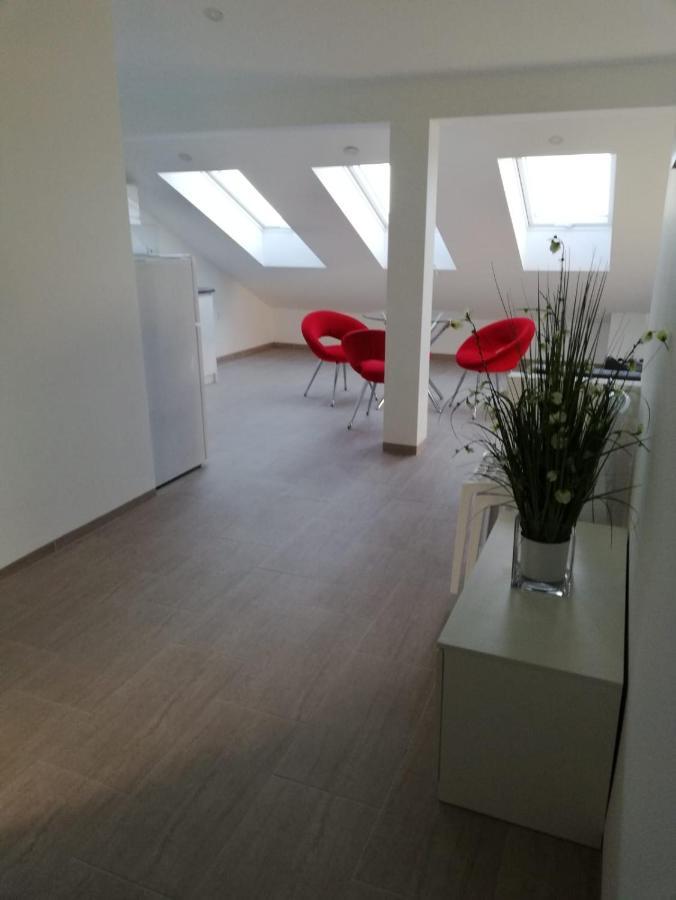 Apartmani Deluxe Jasenice  Eksteriør billede